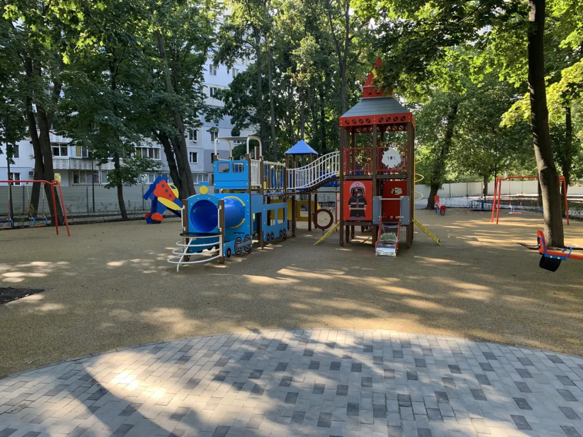 EPDM crumb surface for a playground