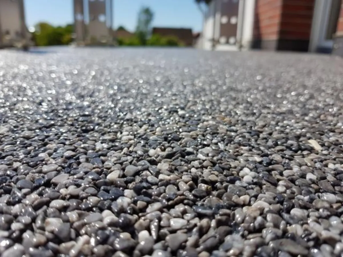 Stone carpet installation by B-Cool